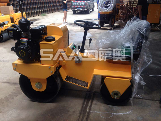 振動壓路機(jī)行走無力的原因和解決方法