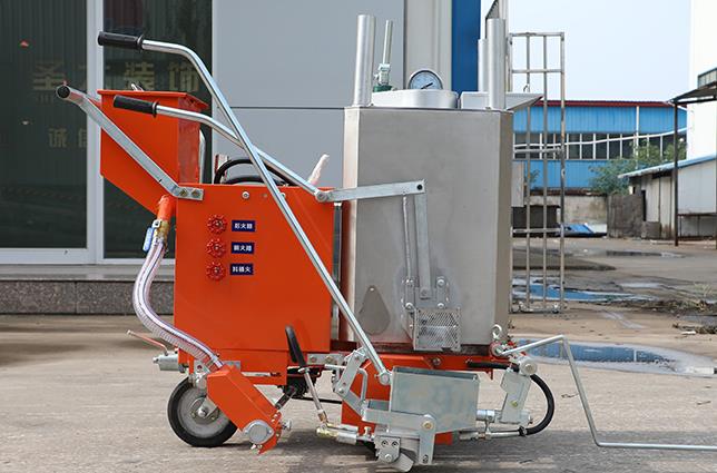 <b>不同路段，使用劃線機(jī)涂料也不一樣</b>