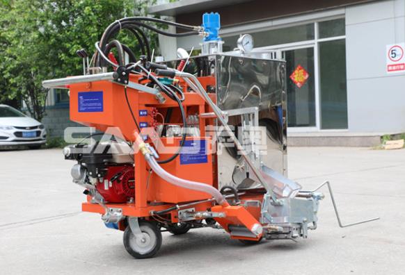 熱熔劃線機(jī)與冷噴劃線機(jī)哪個更好呢