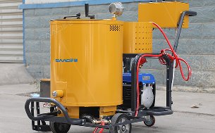 路面細(xì)小裂縫也不能不管，交給灌縫機(jī)處理