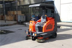 馬路掃地機(jī)工作時(shí)揚(yáng)灰，別著急，薩奧幫您分析