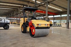 還在糾結工程用哪款壓路機？專業(yè)廠家給你推薦