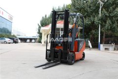 電動叉車在進(jìn)行堆垛作業(yè)時(shí)的注意事項(xiàng)，這個(gè)必