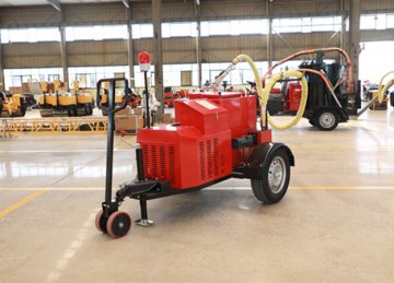 大容量灌縫速度快的瀝青灌縫機(jī)，修補(bǔ)路面效果