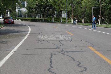 是橡膠瀝青灌封膠好還是原始瀝青進(jìn)行灌縫好？